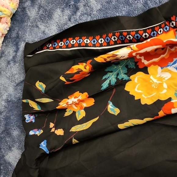 NWT Shein Short and Shirt Vacay Set - Picture 3 of 5